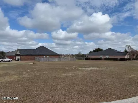202 Lakeview Ter, Lynn Haven, FL 32444