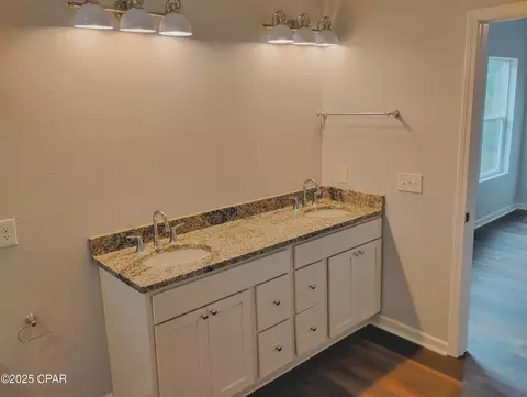 Bath - 4367 Carey Blvd, Chipley, FL 32428 photo 3 of 4