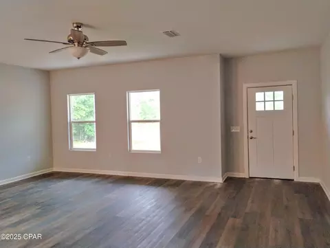 Living - 4367 Carey Blvd, Chipley, FL 32428 photo 3 of 3