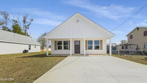 922 Taylor Dr, Panama City, FL 32404