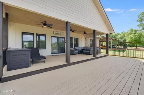 Exterior - 2789 Summer Dr, Chipley, FL 32428 photo 5 of 14