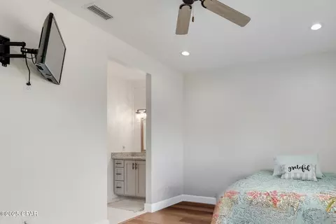Bedroom - 2789 Summer Dr, Chipley, FL 32428 photo 7 of 10