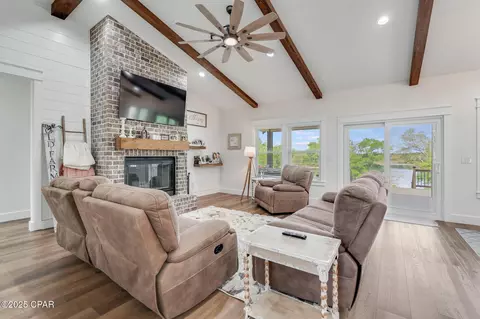 Living - 2789 Summer Dr, Chipley, FL 32428 photo 1 of 2