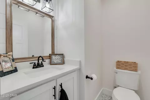 Bath - 2789 Summer Dr, Chipley, FL 32428 photo 4 of 8