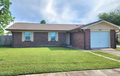 609 E Pine Forest Dr, Lynn Haven, FL 32444 photo 2