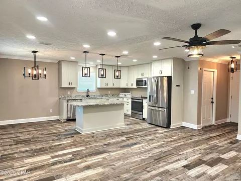 609 E Pine Forest Dr, Lynn Haven, FL 32444 photo 10