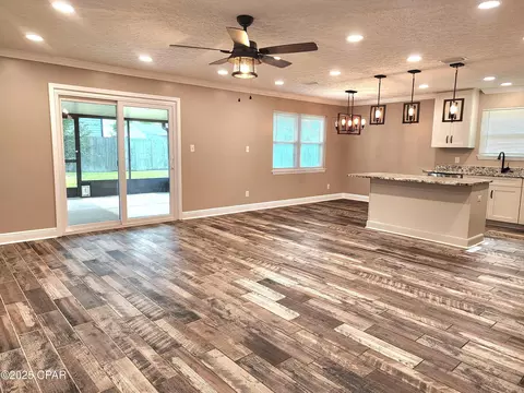609 E Pine Forest Dr, Lynn Haven, FL 32444 photo 9