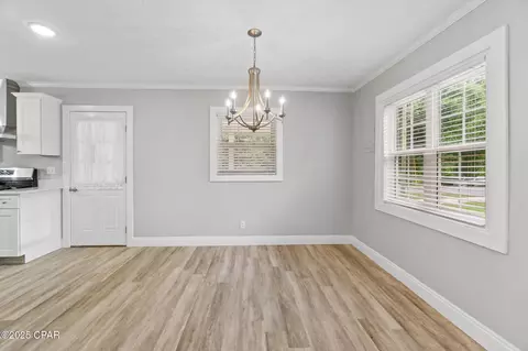 Dining - 871 2nd St, Chipley, FL 32428 photo 3 of 3