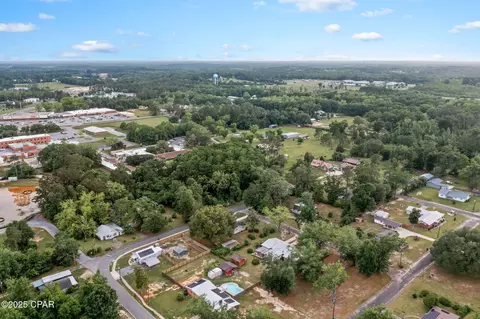 View/Area - 871 2nd St, Chipley, FL 32428 photo 7 of 10