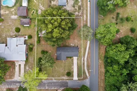 View/Area - 871 2nd St, Chipley, FL 32428 photo 2 of 10
