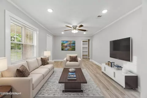 Living - 871 2nd St, Chipley, FL 32428 photo 2 of 3