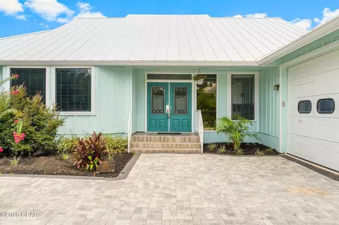 525 Wahoo Rd, Panama City Beach, FL 32408