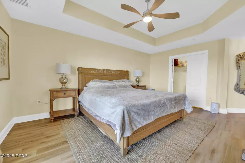 Bedroom - 124 SE Miracle Strip 900 Pkwy, Fort Walton Beach, FL 32548 photo 3 of 6