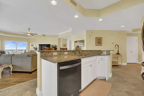 Kitchen - 124 SE Miracle Strip 900 Pkwy, Fort Walton Beach, FL 32548 photo 1 of 8
