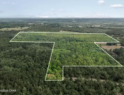 3100 Alhambra Dr, Chipley, FL 32428