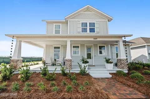 1009 N Discovery Loop, Panama City, FL 32405