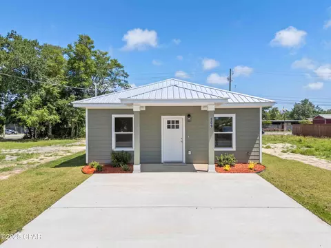809 E 10th Ct, Panama City, FL 32401