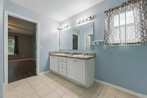 Bath - 336 Egan Dr, Crestview, FL 32536 photo 3 of 3