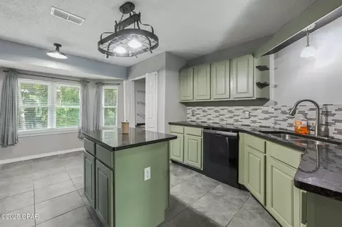 Kitchen - 336 Egan Dr, Crestview, FL 32536 photo 4 of 4
