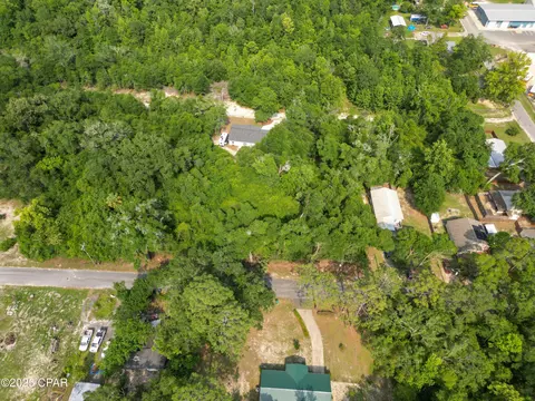 631 Pear St, Chipley, FL 32428