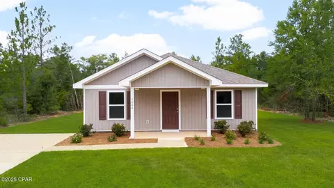 1646 Velvet Dr, Chipley, FL 32428