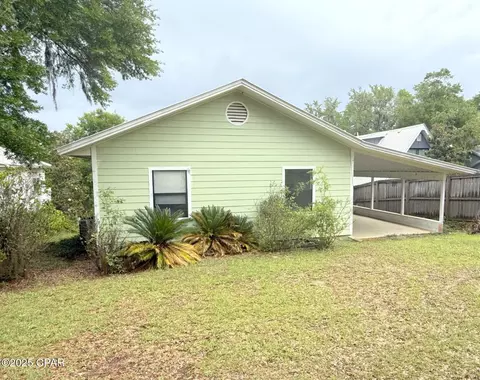 4163 Crystal Lake Dr, Chipley, FL 32428