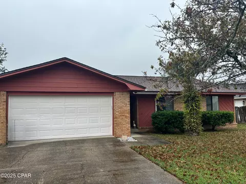 2821 Fairmont Dr, Panama City, FL 32405
