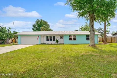 2326 Pretty Bayou Dr, Panama City, FL 32405