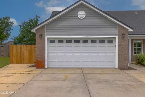100 Bully Bal Pl Pl, Panama City, FL 32404