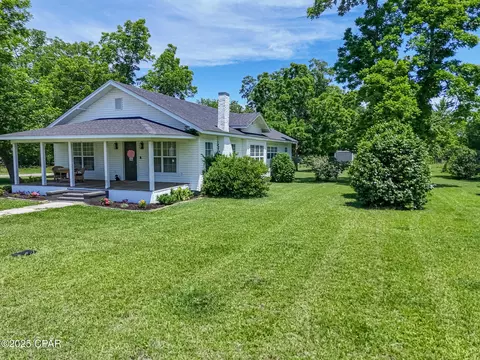 Exterior - 5138 8th Ave, Malone, FL 32445 photo 3 of 8