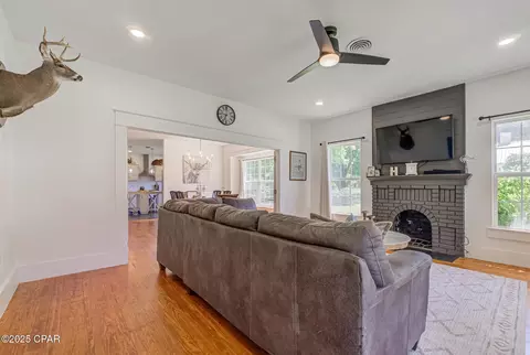 Living - 5138 8th Ave, Malone, FL 32445 photo 2 of 4
