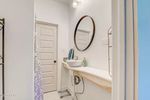 Bath - 5138 8th Ave, Malone, FL 32445 photo 2 of 5