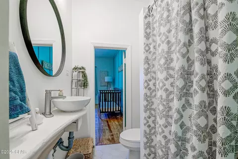 Bath - 5138 8th Ave, Malone, FL 32445 photo 1 of 5
