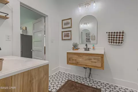 Bath - 5138 8th Ave, Malone, FL 32445 photo 4 of 5