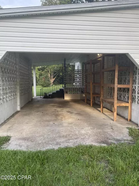 Exterior - 5138 8th Ave, Malone, FL 32445 photo 6 of 8