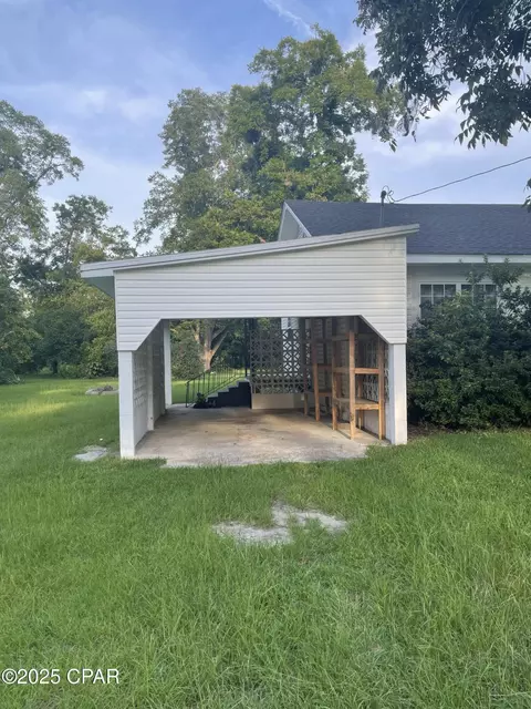 Exterior - 5138 8th Ave, Malone, FL 32445 photo 7 of 8