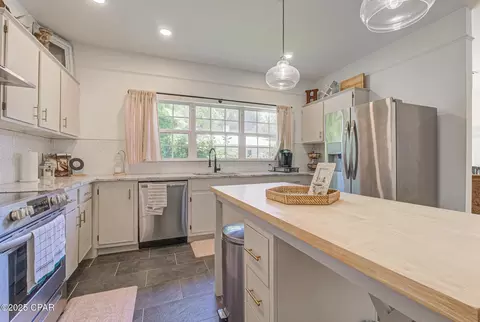 Kitchen - 5138 8th Ave, Malone, FL 32445 photo 2 of 5