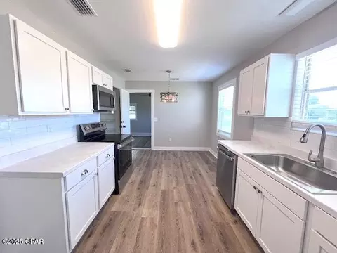 703 Amy St, Lynn Haven, FL 32444