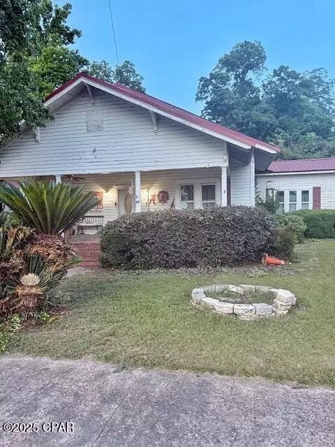 5382 10th St, Malone, FL 32445