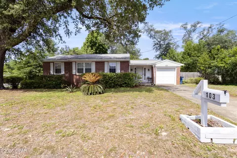 103 N Cove Ln, Panama City, FL 32401