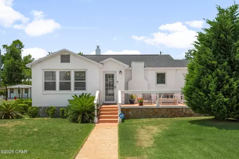 221 N Cove Blvd, Panama City, FL 32401