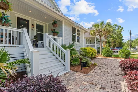 85 N 6th St, Santa Rosa Beach, FL 32459