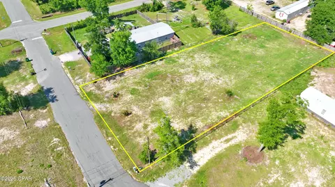 103 Cedar Bluff Cir, Southport, FL 32409