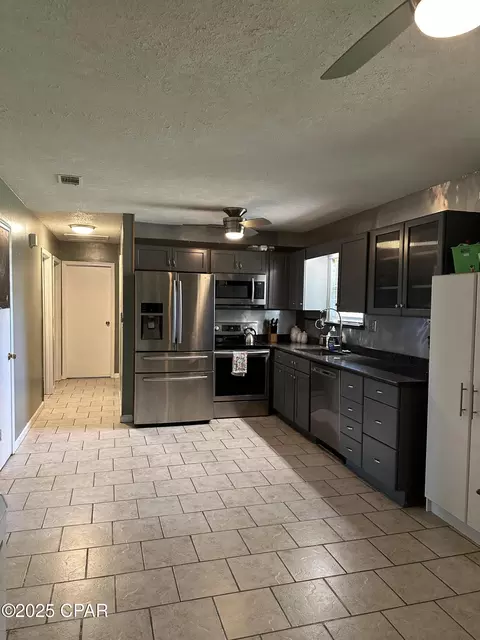 2586 Mckinnon St, Cottondale, FL 32431 photo 4