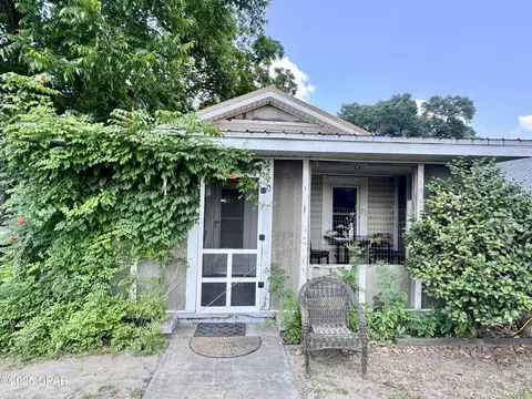 5290 Alabama St, Graceville, FL 32440