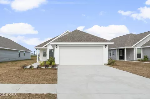 8335 Park Place Dr, Panama City, FL 32404