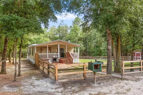 4196 Chapel Branch Dr, Vernon, FL 32462