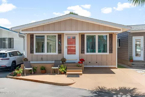 2 Dolphin Ln, Panama City Beach, FL 32408