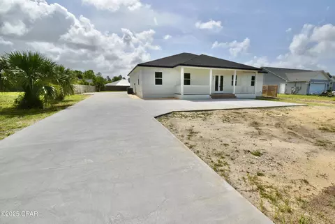 605 Plantation Dr, Panama City, FL 32404