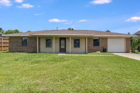 508 E Pine Forest Dr, Lynn Haven, FL 32444